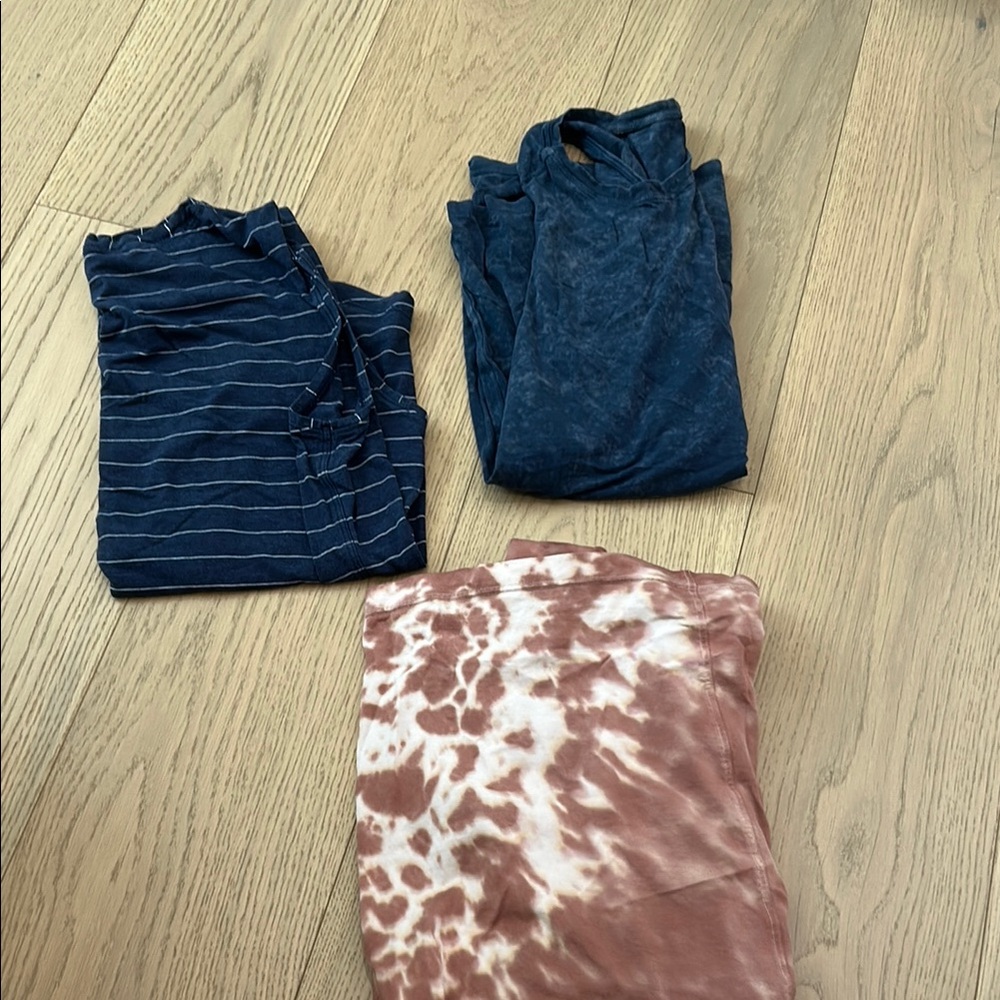 Lulu lemon Tie-Dye and Striped Shirts Set